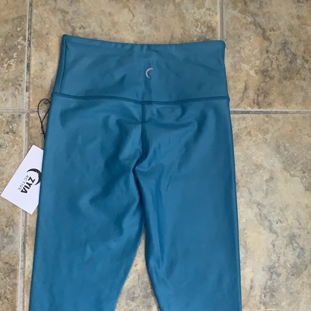 Zyia | Metallic Ocean Light and Tight Leggings 7/8 24” Size 2 - Picture 11 of 11